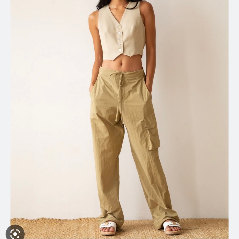 Donni Nylon Cargo pants in Lychee Tan